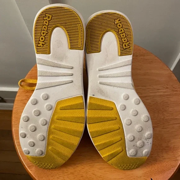REEBOK // Golden Yellow Athletic Shoes Sneakers women 8.5 - Picture 10 of 10